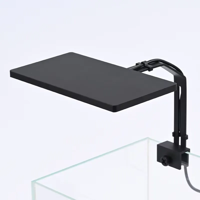 小型水槽用LEDライト 12W アルミ合金製 防水 フルスペ - Planted Aquarium Hours のレビューと価格